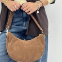 borsa in pelle scamosciata mezzaluna